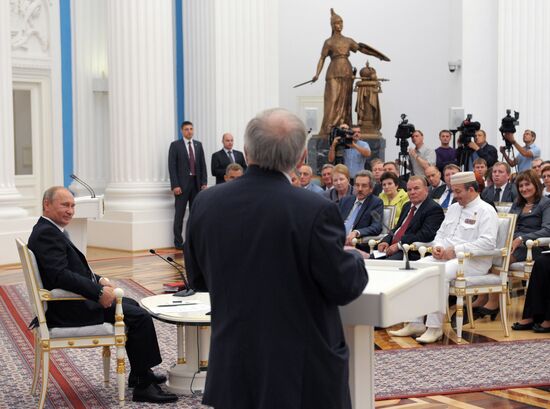 Vladimir Putin meets with Human Rights Commissioners