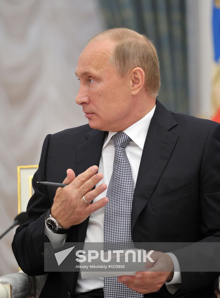 Vladimir Putin meets with Human Rights Commissioners