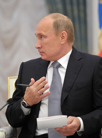 Vladimir Putin meets with Human Rights Commissioners