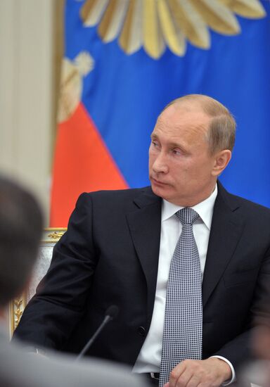 Vladimir Putin meets with Human Rights Commissioners