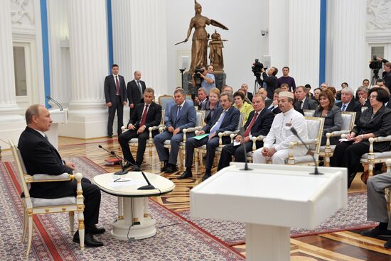 Vladimir Putin meets with Human Rights Commissioners