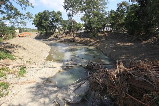Post-flood recovery work in Krymsk