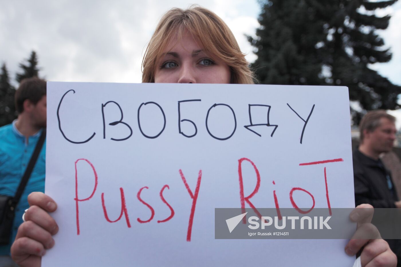 Rally in support of punk group Pussy Riot in St. Petersburg