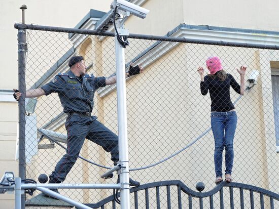 Rally to support Pussy Riot