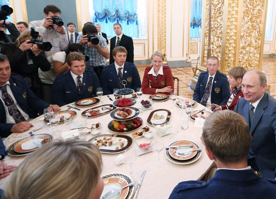 V.Putin meets with Russian Paralympic team in Kremlin