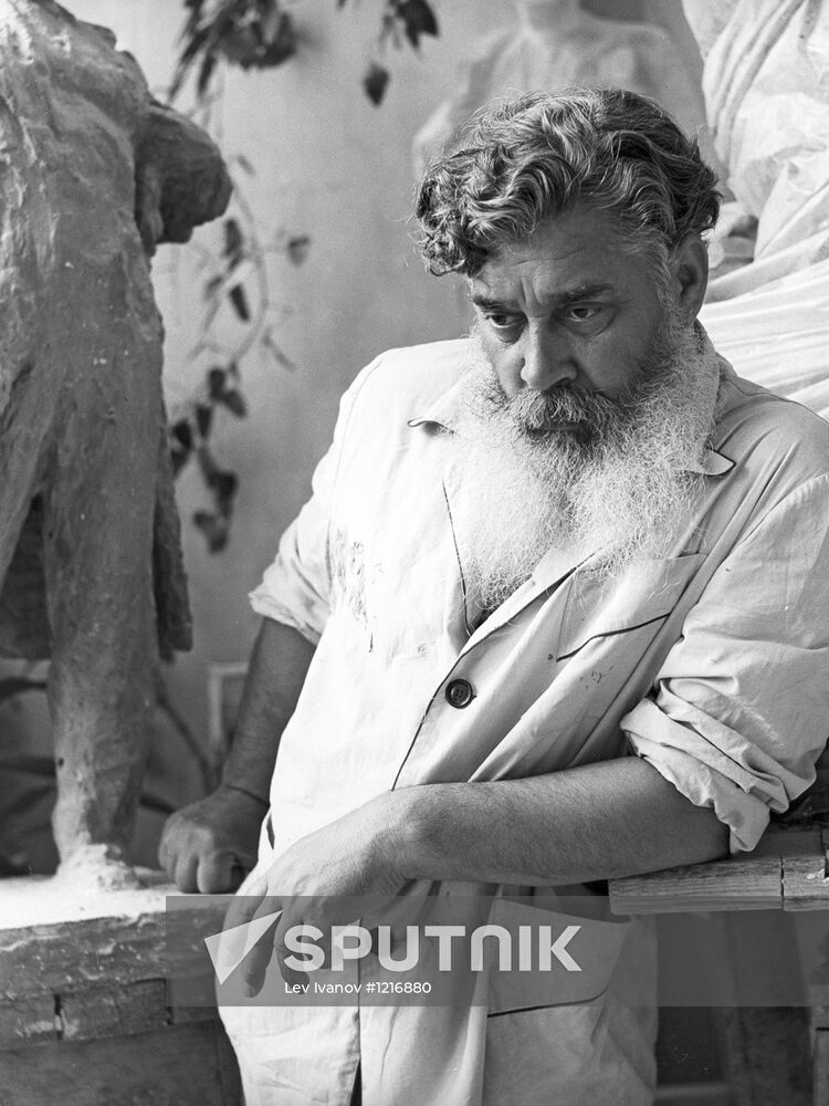 Sculptor Alexander Kibalnikov