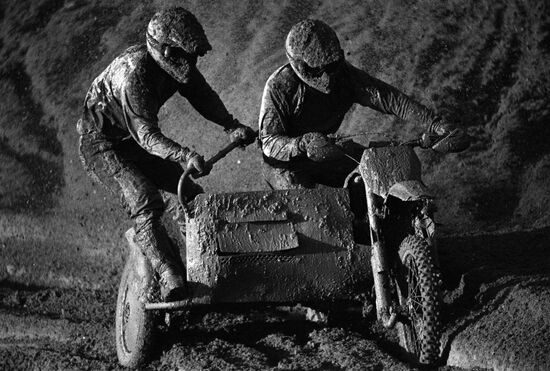 Sidecar motocross racing