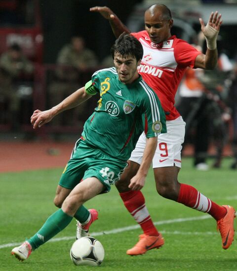 Rizvan Utsiyev and Ari Da Silva Ferreira