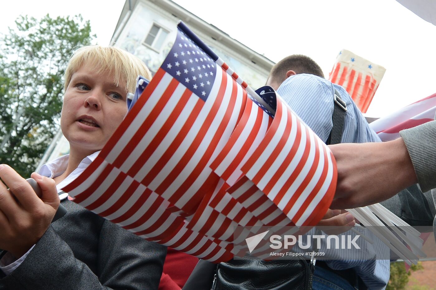 Ye.Chirikova files documents for Khimki mayor candidacy