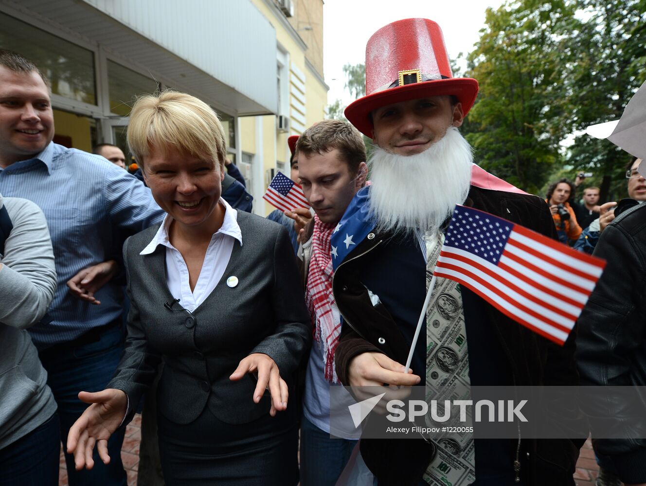 Yevgeniya Chirikova submits documents to run for Khimki mayor