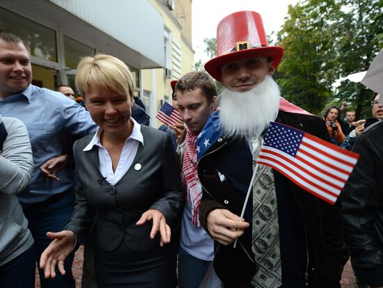 Yevgeniya Chirikova submits documents to run for Khimki mayor