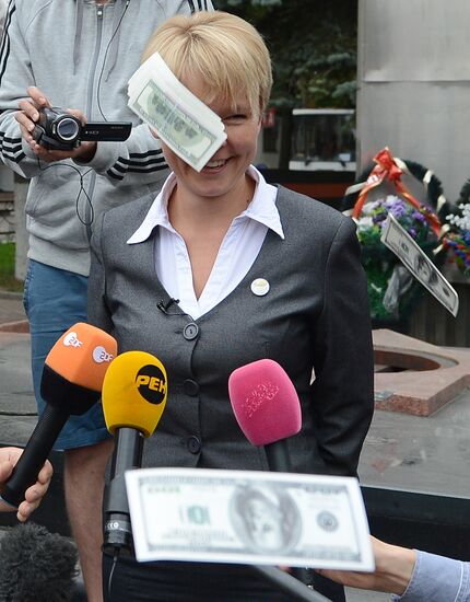 Yevgeniya Chirikova submits documents to run for Khimki mayor