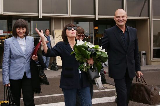 Mireille Mathieu arrives in Moscow for Spasskaya Tower festival