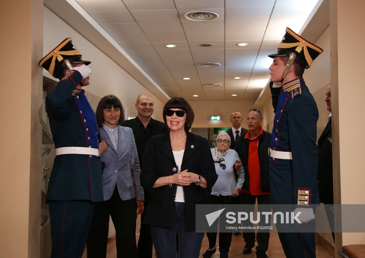 Mireille Mathieu arrives in Moscow for Spasskaya Tower festival