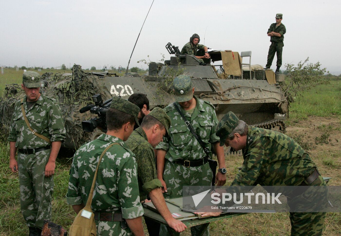 Exercises by land forces artillery batteries in Chechnya