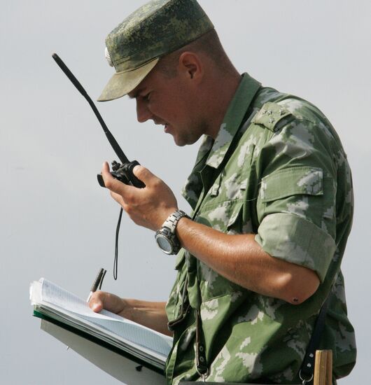 Exercises by land forces artillery batteries in Chechnya