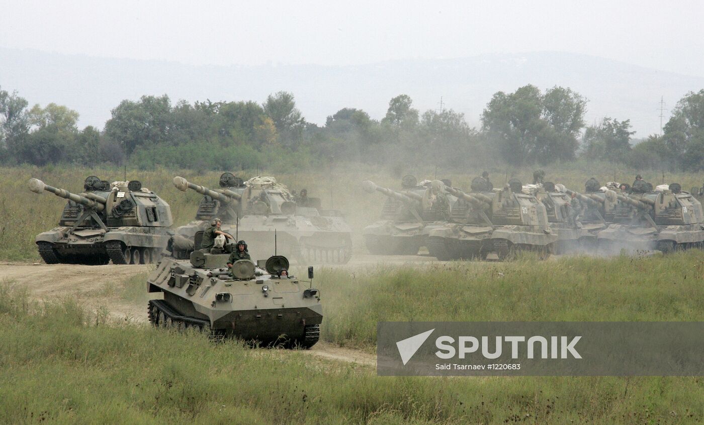 Exercises by land forces artillery batteries in Chechnya