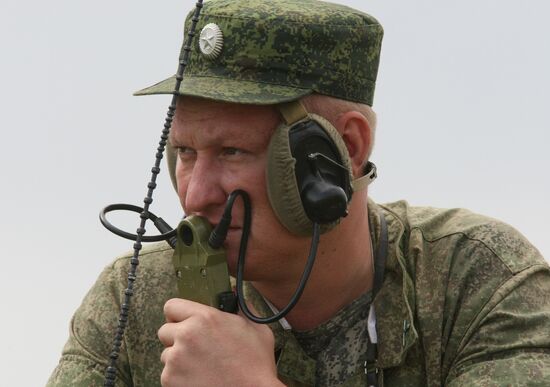 Exercises by land forces artillery batteries in Chechnya