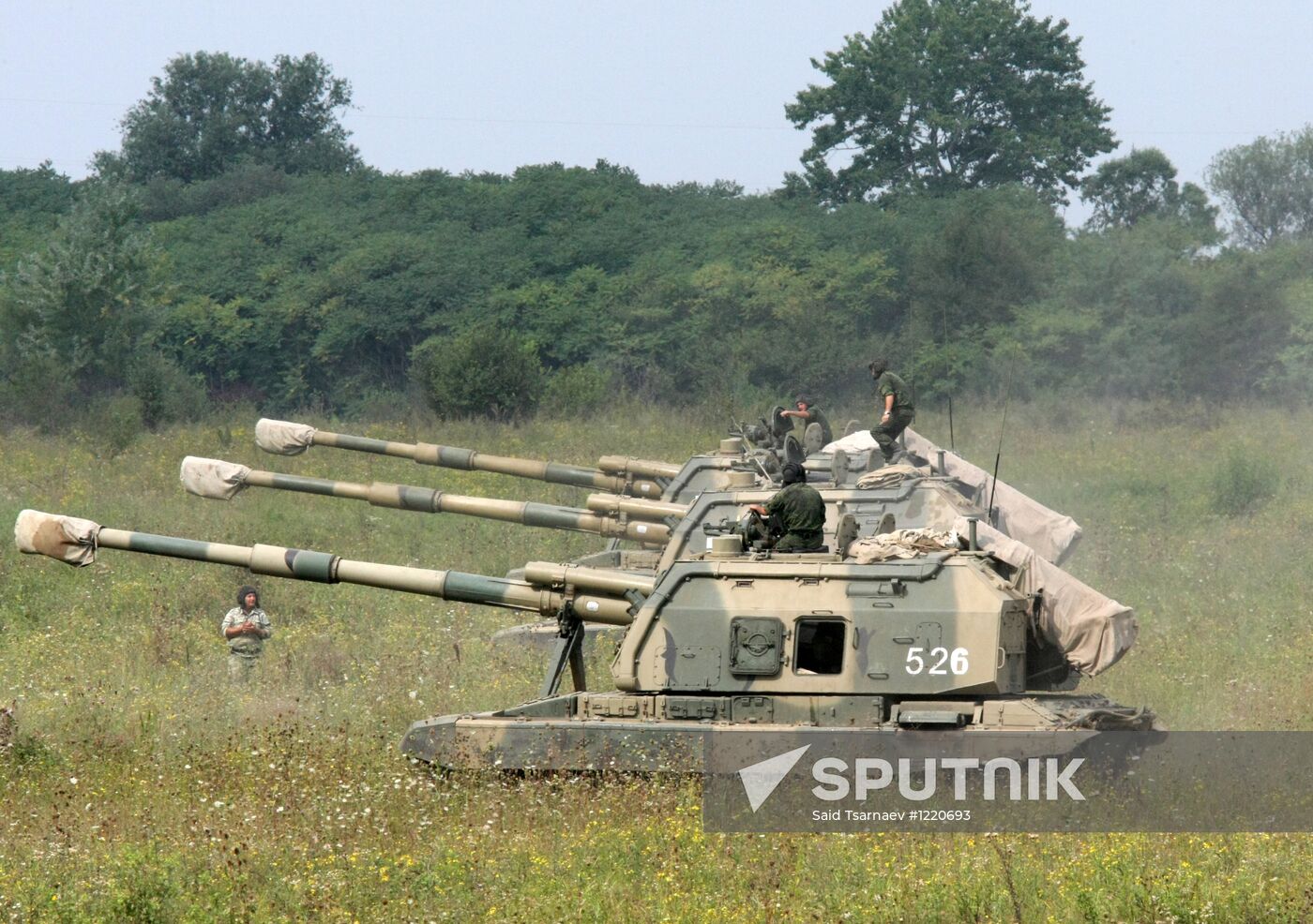 Exercises by land forces artillery batteries in Chechnya