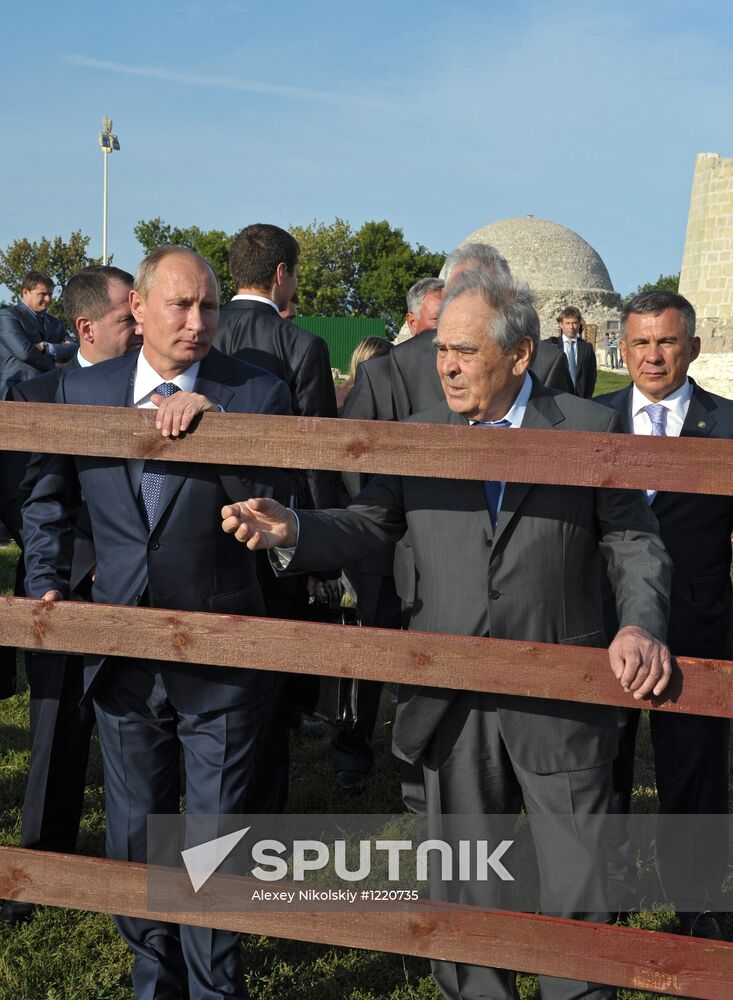 Vladimir Putin visits Volga Federal District