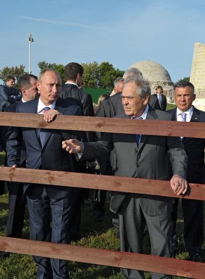 Vladimir Putin visits Volga Federal District