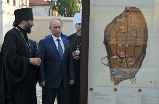 Vladimir Putin visits Volga Federal District