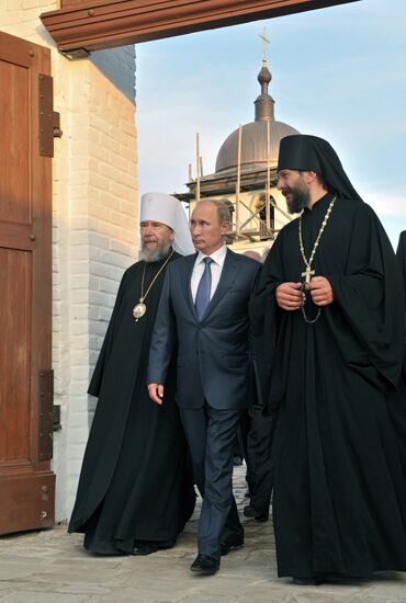Vladimir Putin visits Volga Federal District