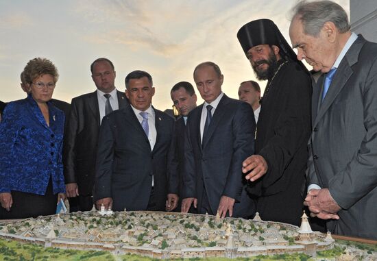 Vladimir Putin visits Volga Federal District