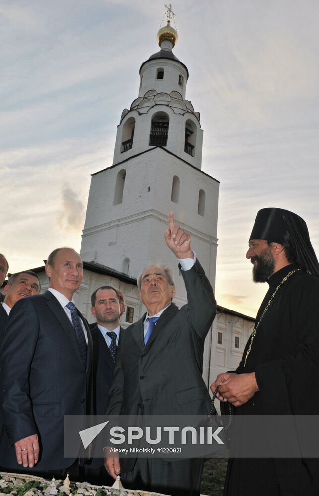 Vladimir Putin visits Volga Federal District