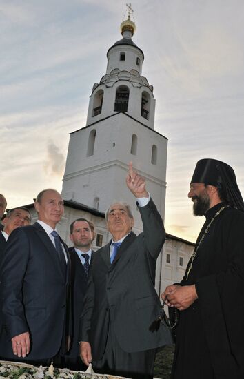 Vladimir Putin visits Volga Federal District