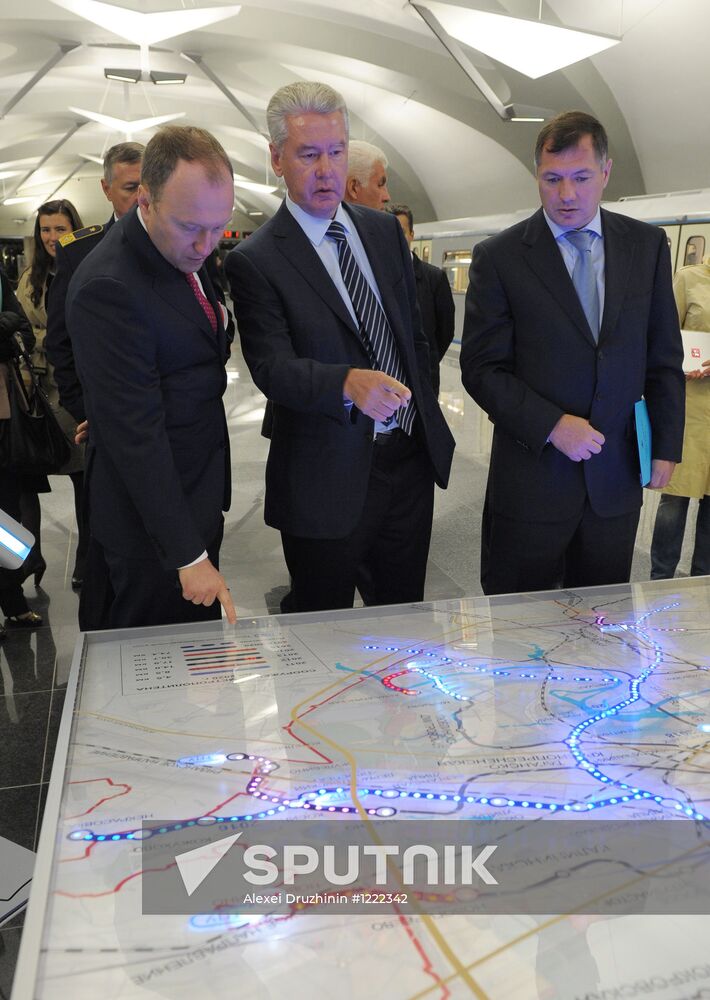 Moscow Mayor visits new metro station "Novokosino"