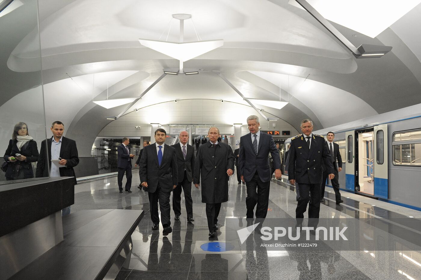 Vladimir Putin, Sergei Sobyanin visit new metro station