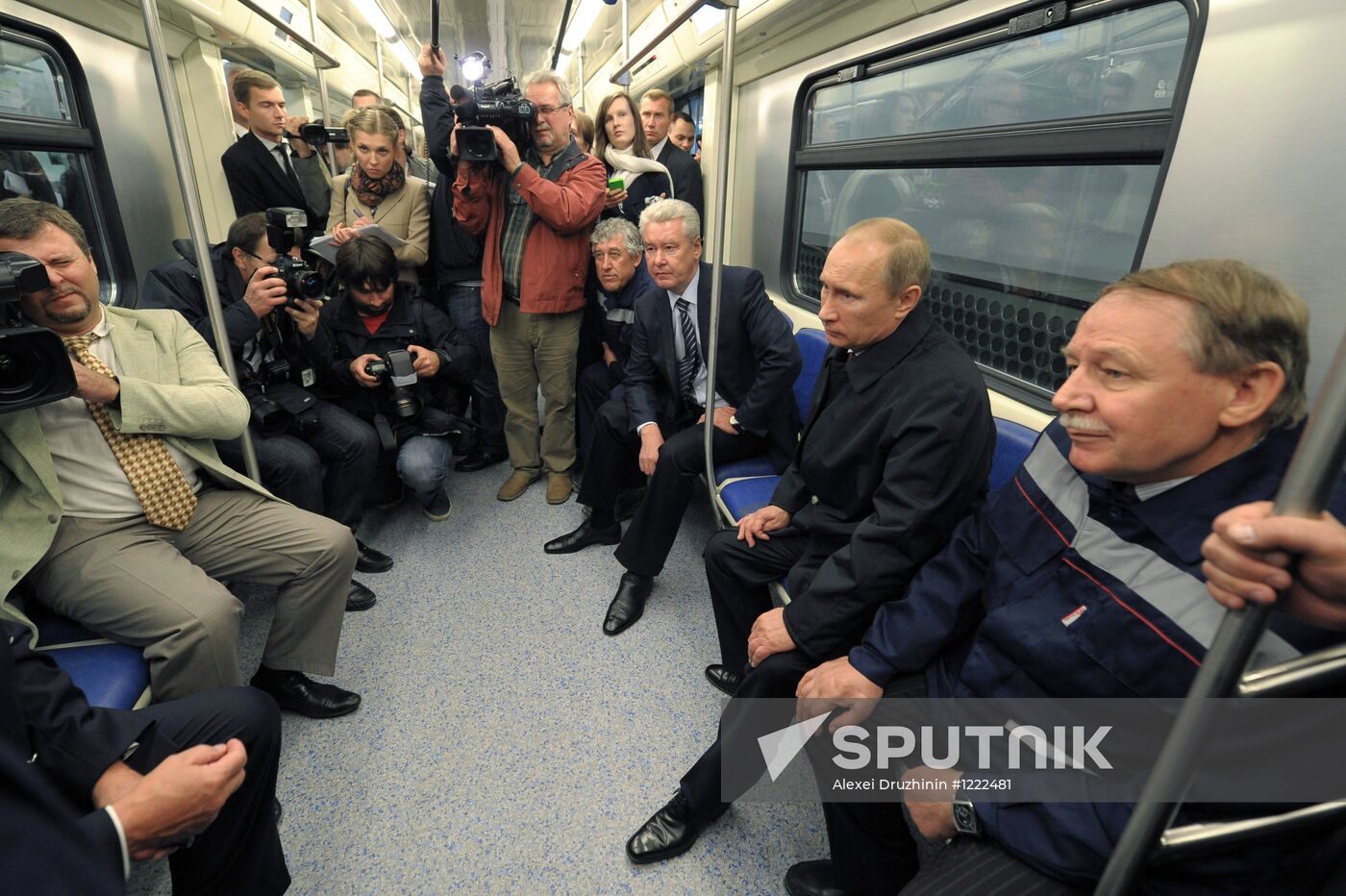 Vladimir Putin, Sergei Sobyanin visit new metro station