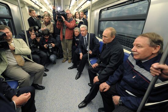 Vladimir Putin, Sergei Sobyanin visit new metro station