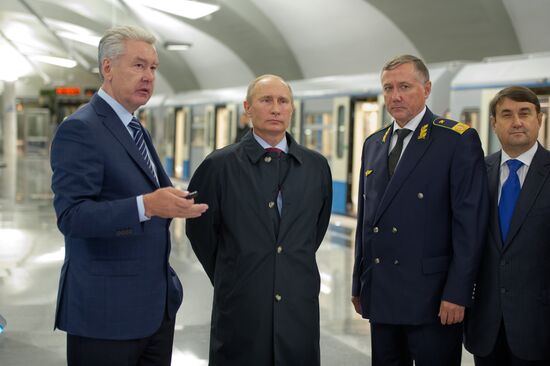Vladimir Putin and Sergei Sobyanin visit new Metro station
