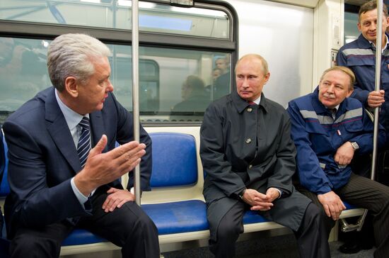 Vladimir Putin and Sergei Sobyanin visit new Metro station
