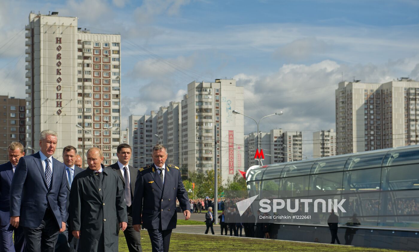 Vladimir Putin and Sergei Sobyanin visit new Metro station
