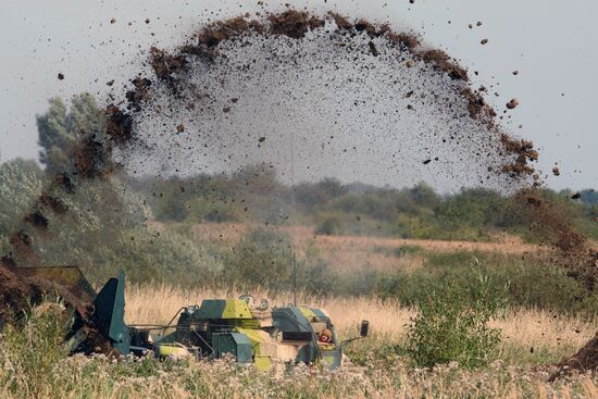 Marine and paratroopers landing drill in Kaliningrad Region