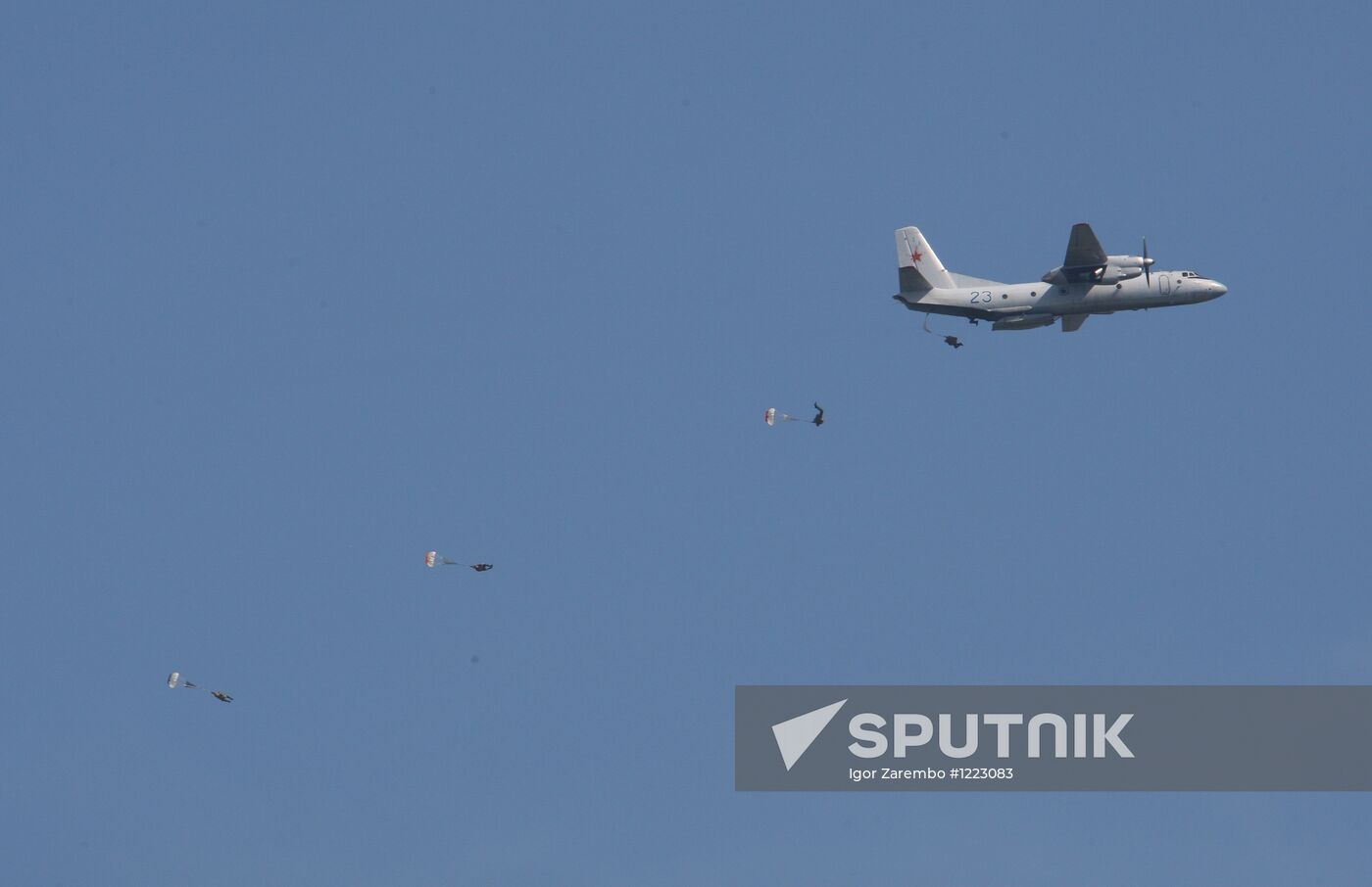 Marine and paratroopers landing drill in Kaliningrad Region