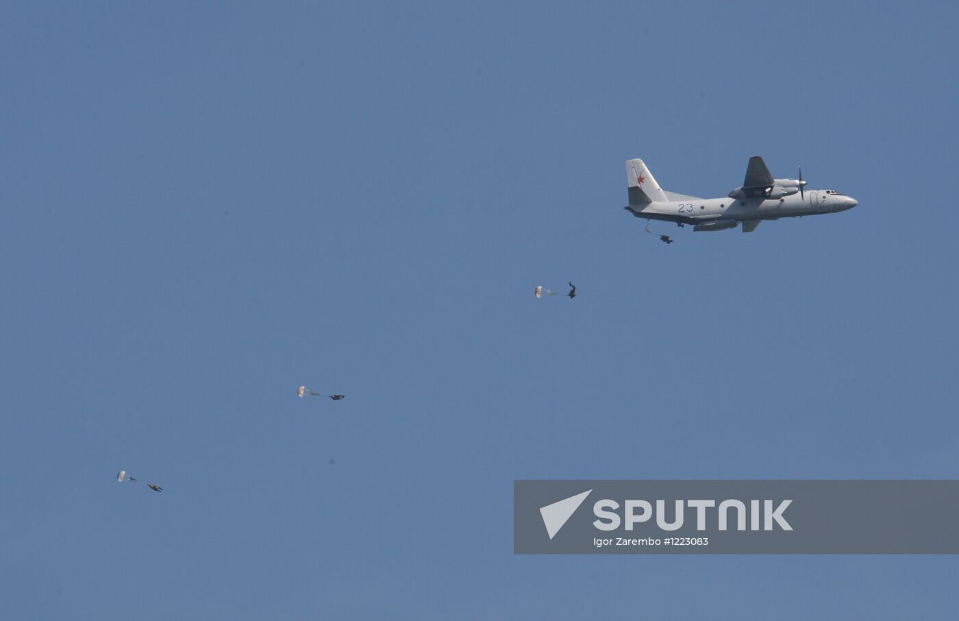 Marine and paratroopers landing drill in Kaliningrad Region