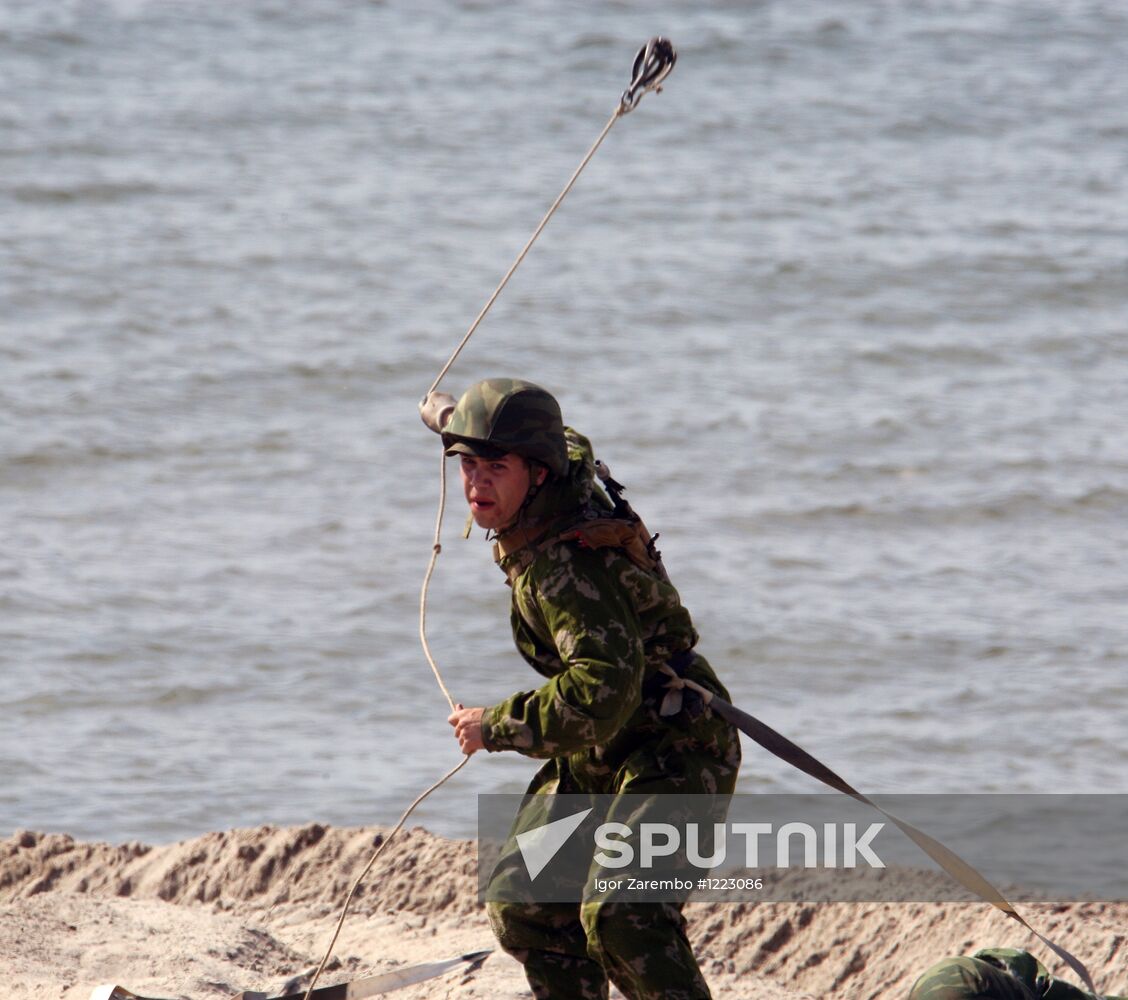 Marine and paratroopers landing drill in Kaliningrad Region