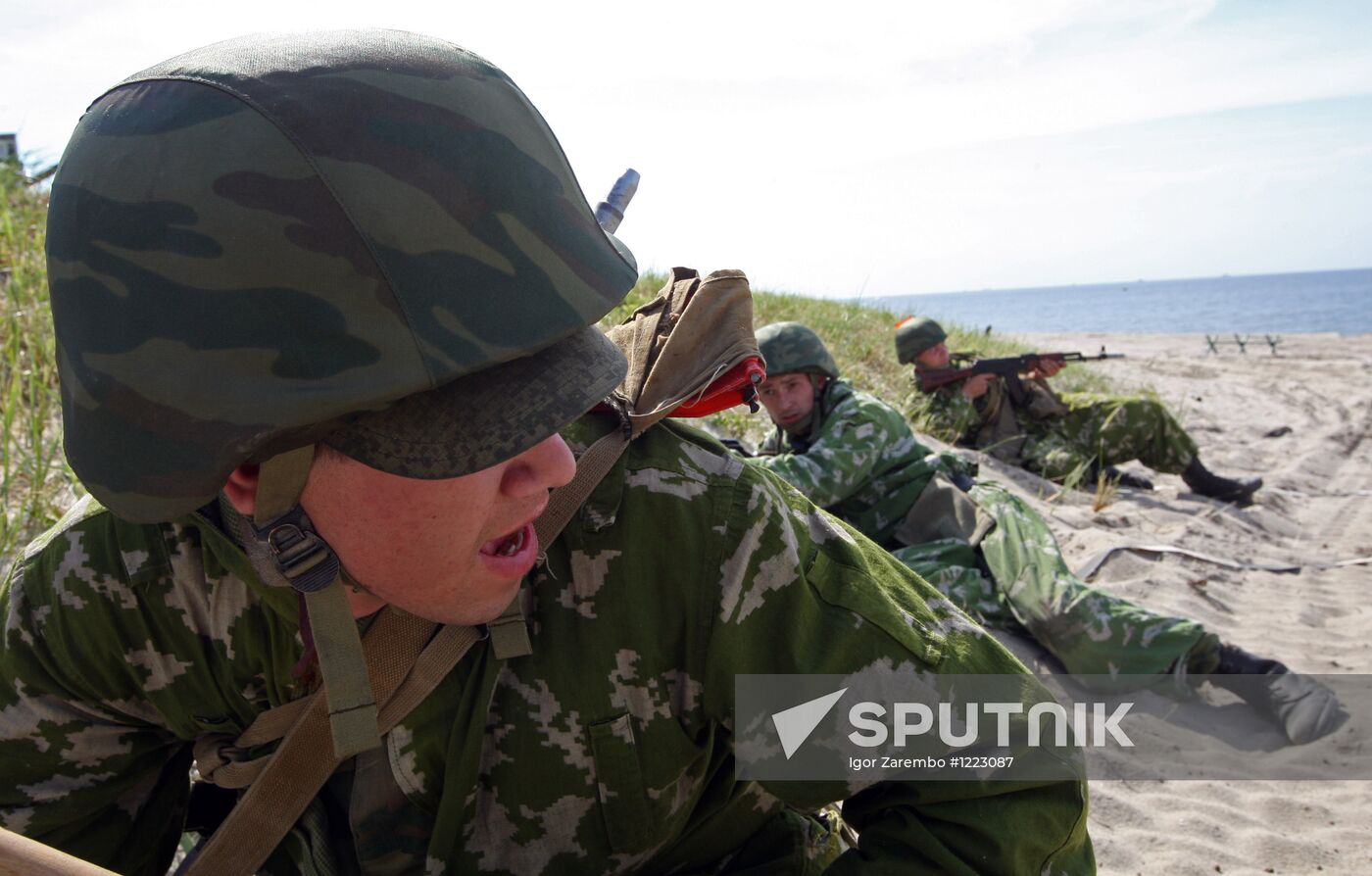 Marine and paratroopers landing drill in Kaliningrad Region