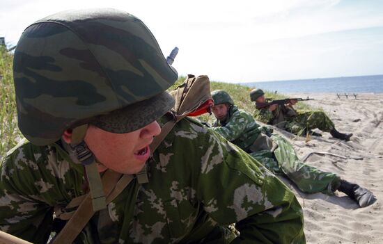 Marine and paratroopers landing drill in Kaliningrad Region