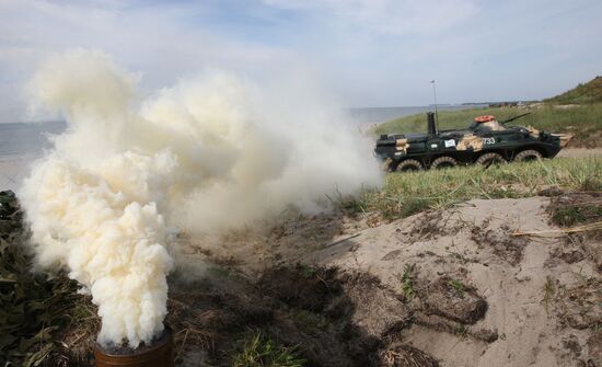Marine and paratroopers landing drill in Kaliningrad Region