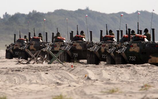 Marine and paratroopers landing drill in Kaliningrad Region