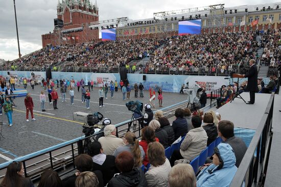Vladimir Putin attends Moscow's City Day opening ceremony