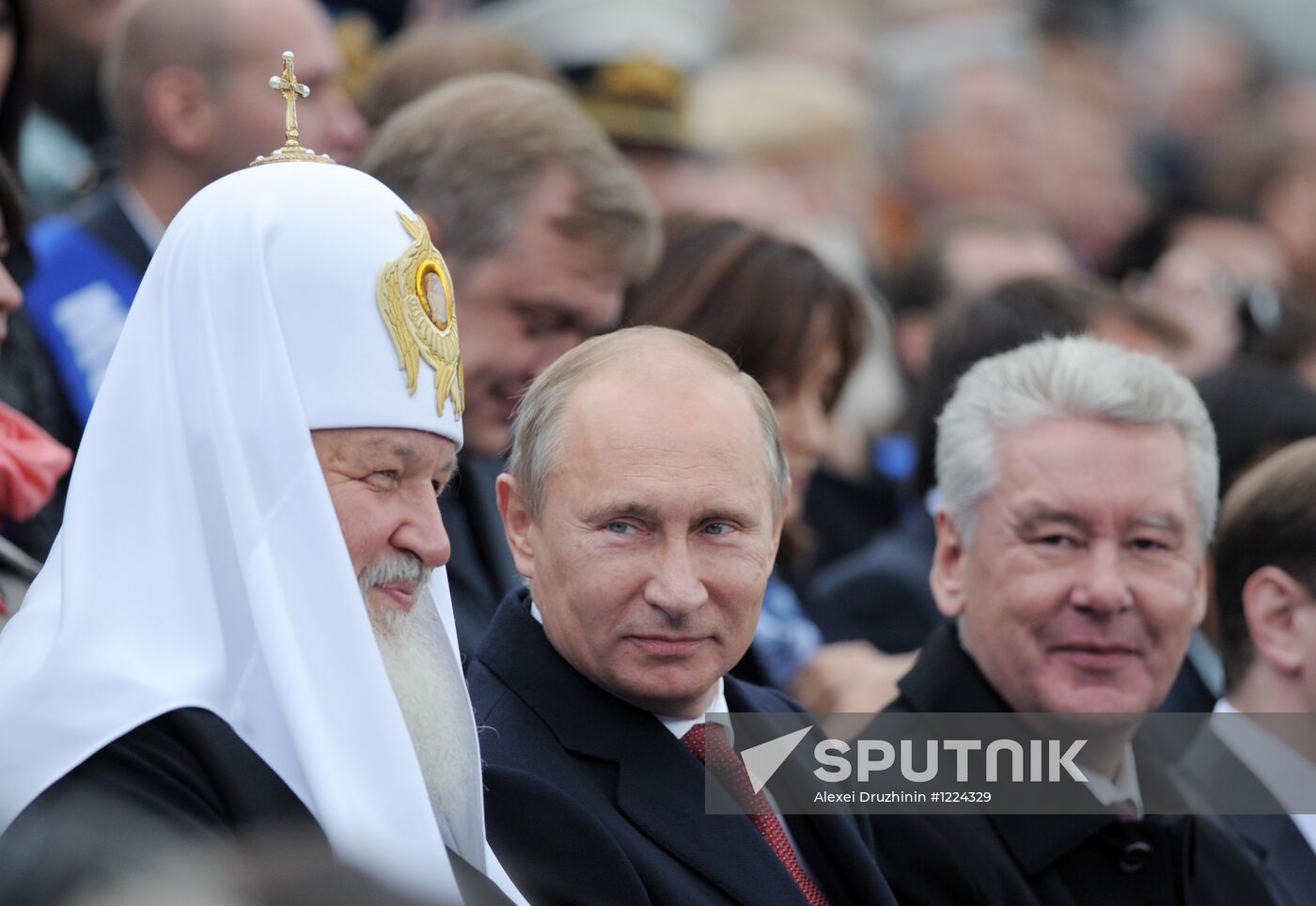 Vladimir Putin attends Moscow's City Day opening ceremony