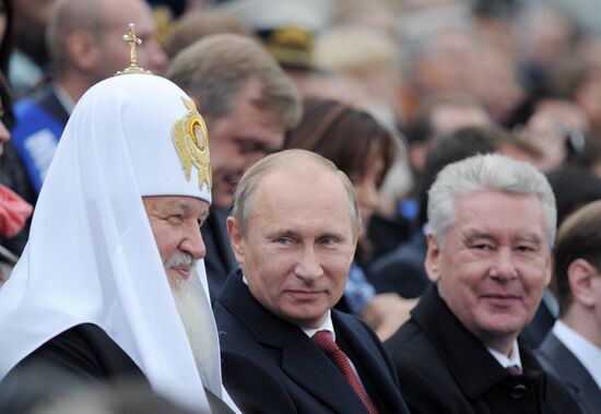 Vladimir Putin attends Moscow's City Day opening ceremony