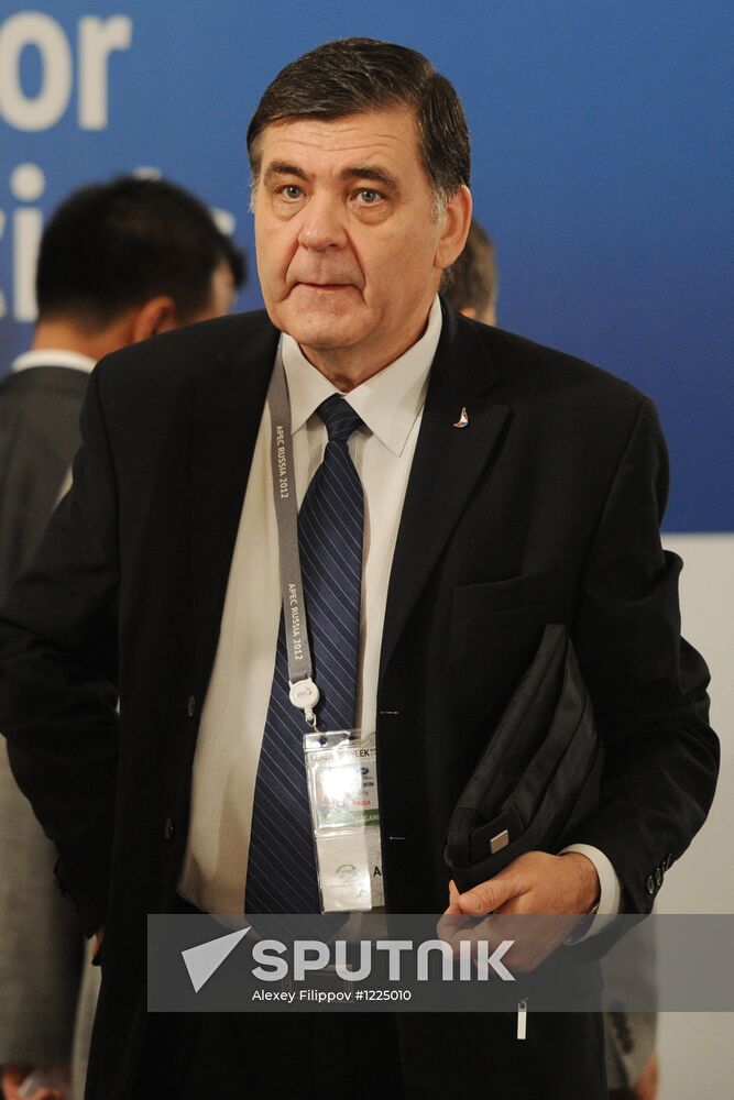 APEC Senior Officials\ Meeting
