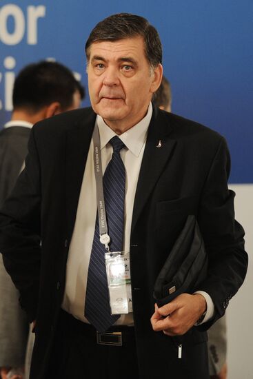 APEC Senior Officials\ Meeting